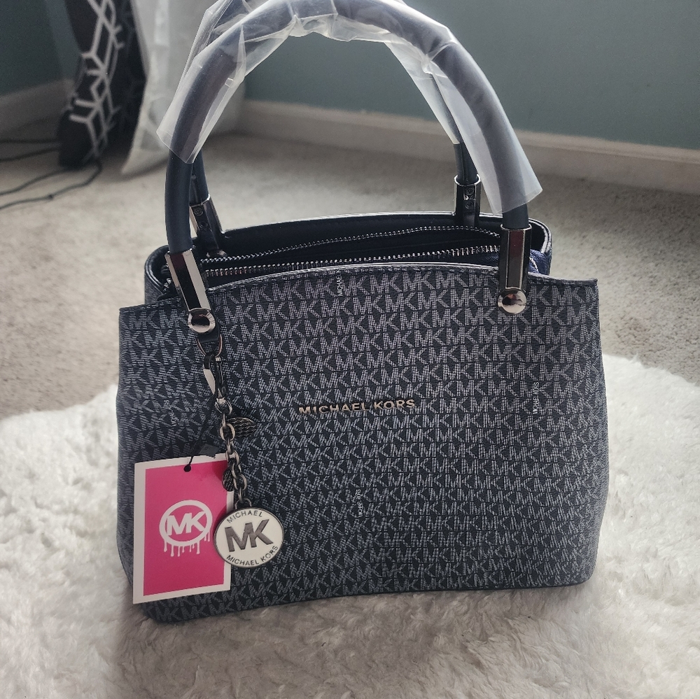 Bag - Picture 3 of 5